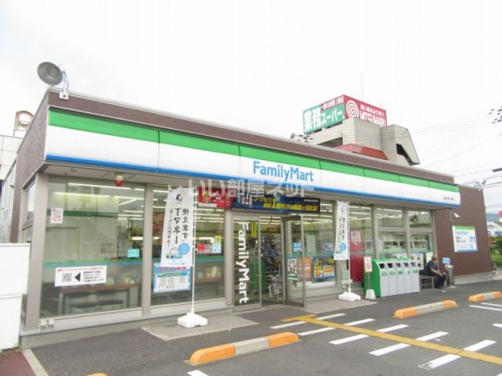 シャーメゾン 草木の周辺