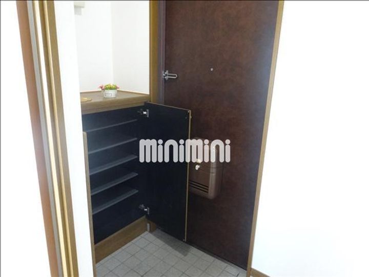 メゾン碧新・天王の玄関