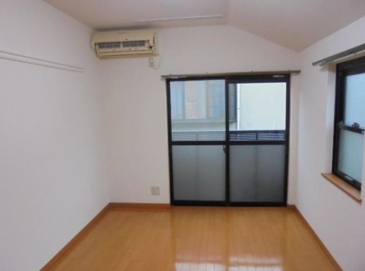 東京都北区志茂4(アパート)の賃貸物件の居間