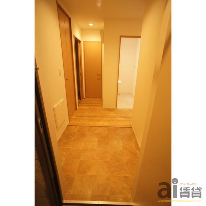 東京都国立市西2(アパート)の賃貸物件の玄関