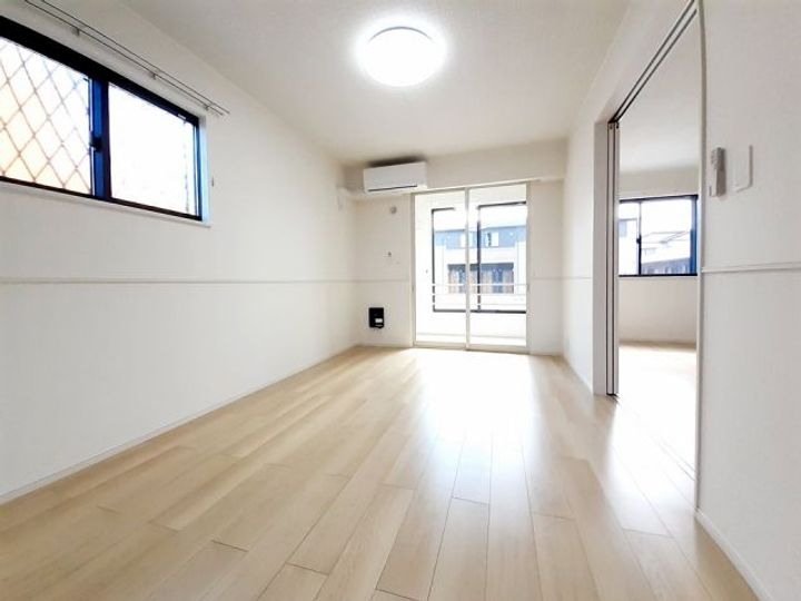 エトワール ナガマAの居間