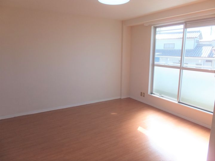 市川第2ビルの居間