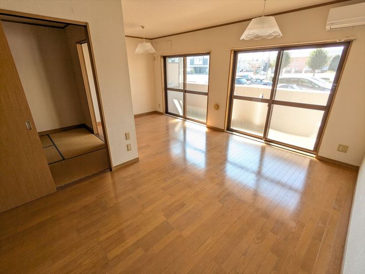 オアシスK&KIIの居間