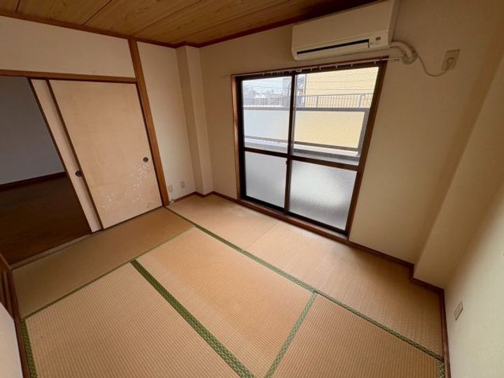 寿ハイツの居間