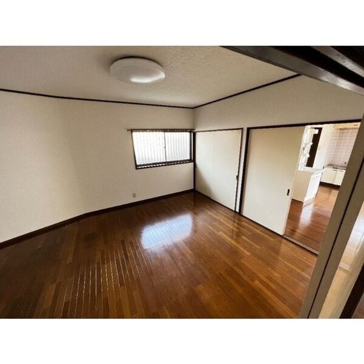 群馬県太田市台之郷町(アパート)の賃貸物件の居間