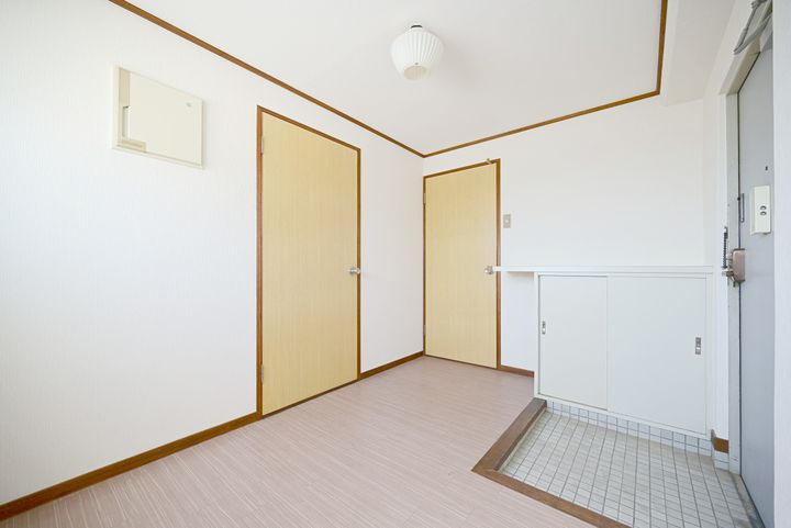広島県広島市西区己斐本町1(マンション)の賃貸物件の玄関