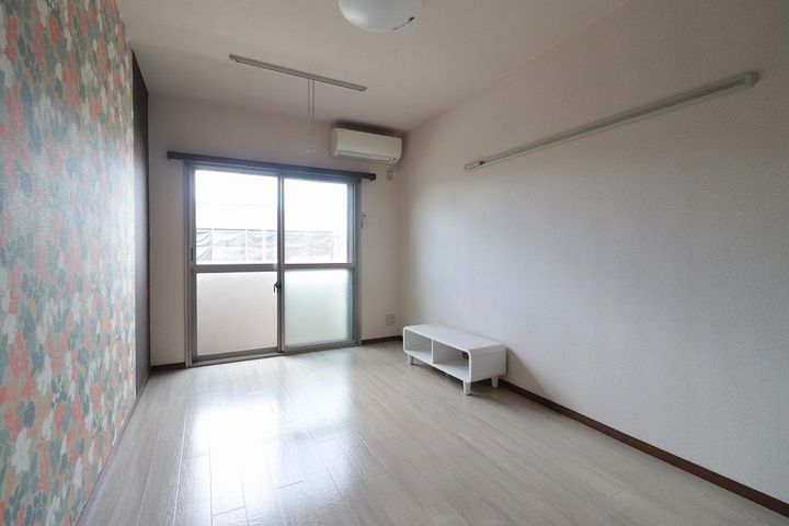 ソレアード旭町の居間