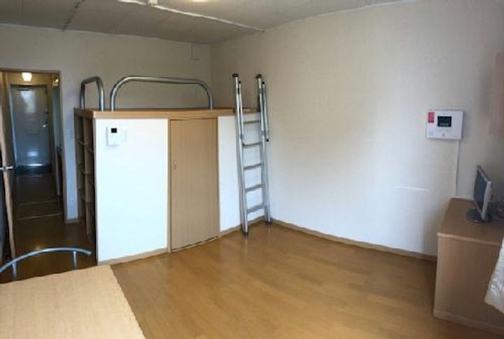 レオネクスト清華の居間