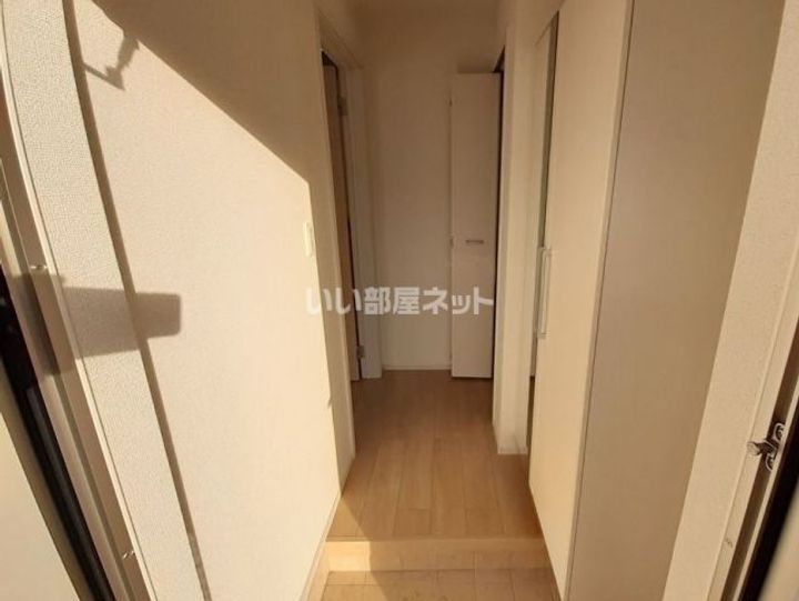 プロムナード ハイツCの玄関