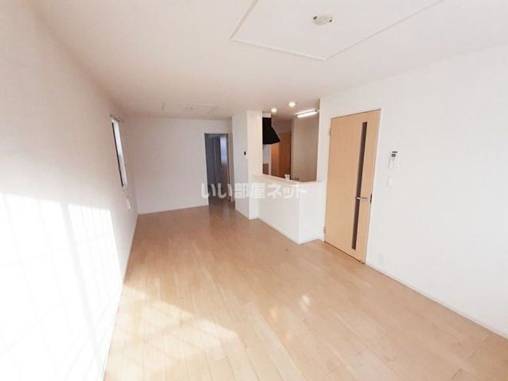 プロムナード ハイツCの居間