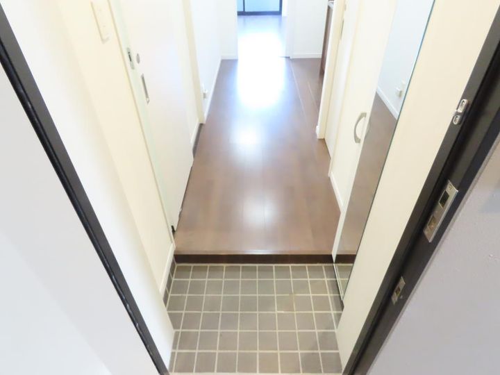 長崎県長崎市花丘町(マンション)の賃貸物件の玄関