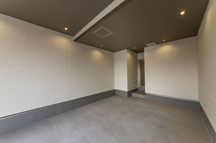 ラフィナ・Mの玄関