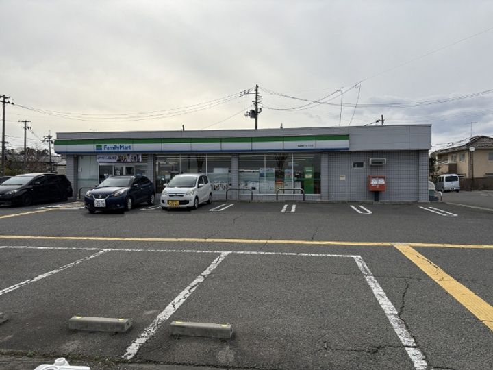 ラフィナ・Mの周辺