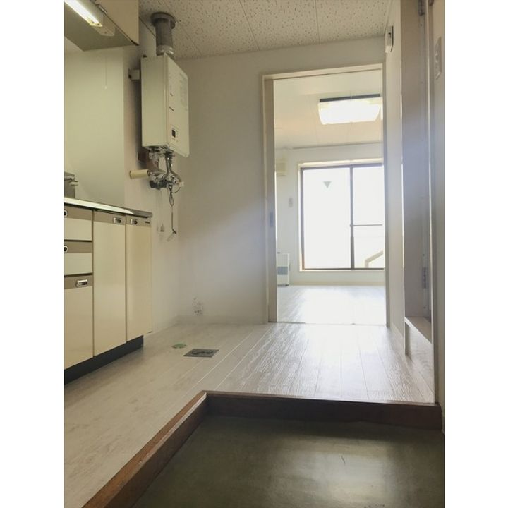 フレール富田の玄関