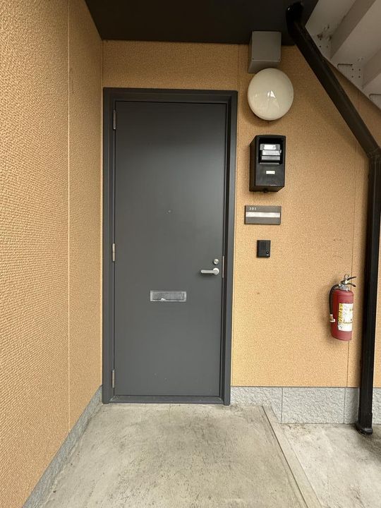 N’ フレグランス B棟の玄関