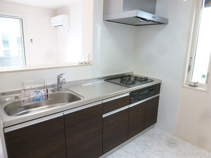 群馬県邑楽郡大泉町大字古氷(アパート)の賃貸物件のキッチン