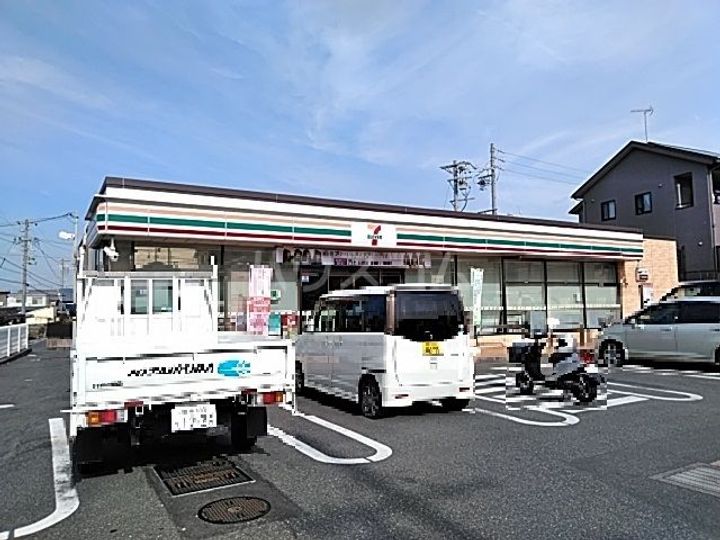 シャイニーコートの周辺