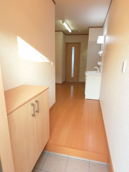 千葉県千葉市若葉区加曽利町(アパート)の賃貸物件の玄関