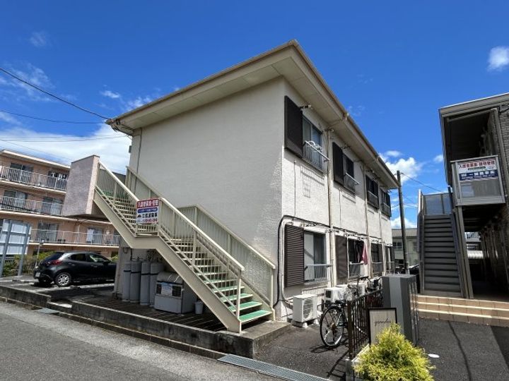 コーポクラモチの外観