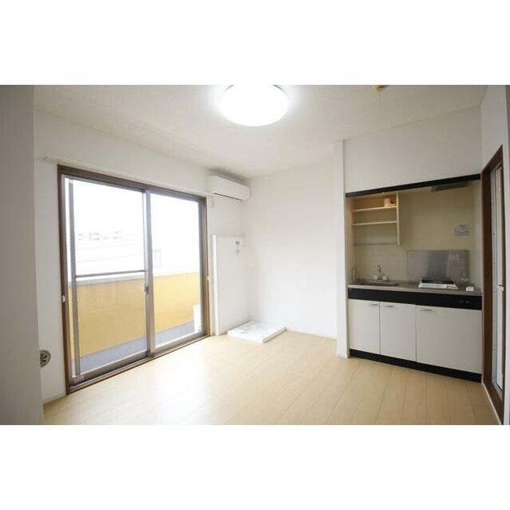 オレンジキャッスル東都の居間