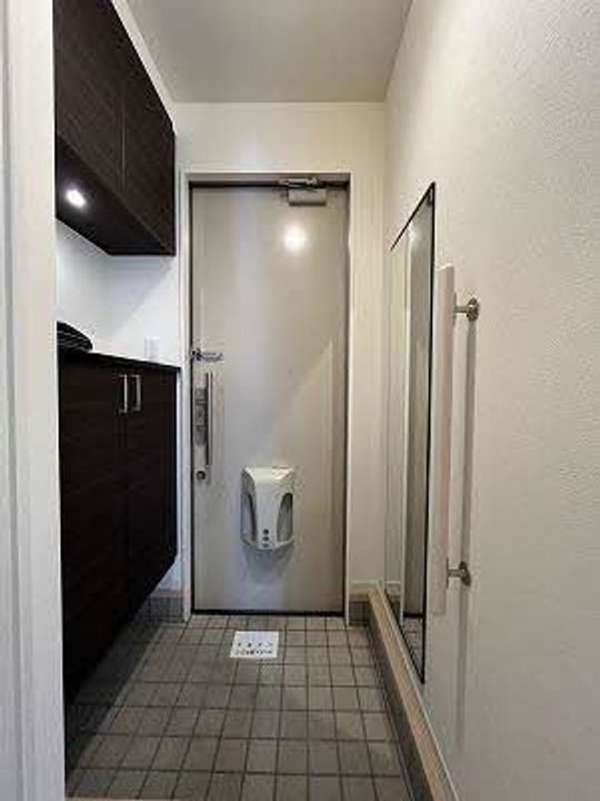 サン フローラの玄関