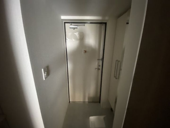 リアライズ南巽の玄関