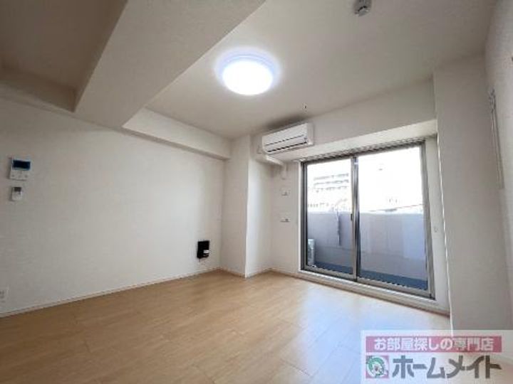 クリム岸里の居間