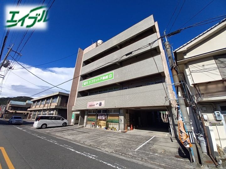 栄町ビルの外観