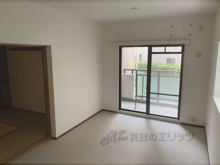 パーク・ノヴァあやめ池の居間