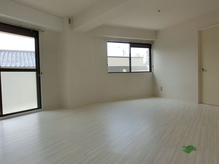 ファミールトモタニの居間