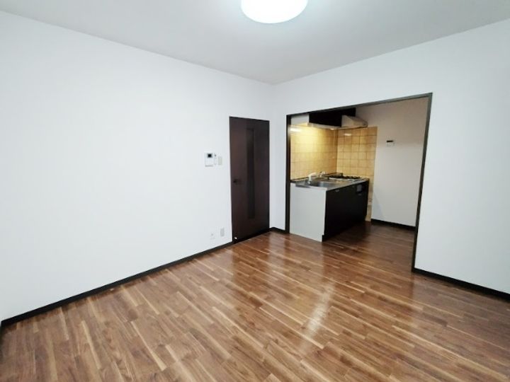 ARTRAマンション A棟の居間