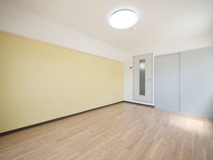 ミラドール今IIの居間