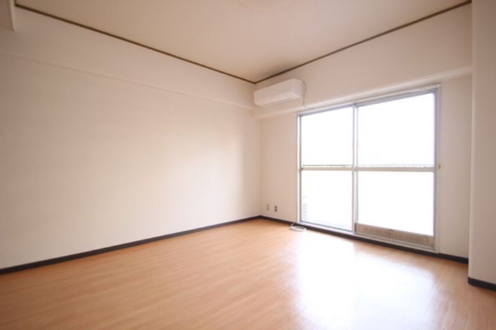 米田ビルの内装