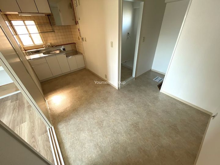 メゾン栄の居間