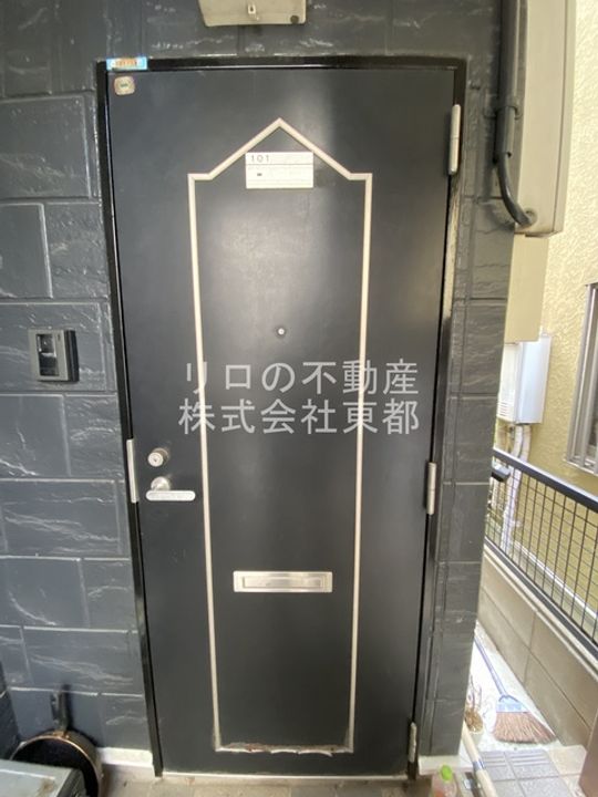 ReDEAL志茂の玄関
