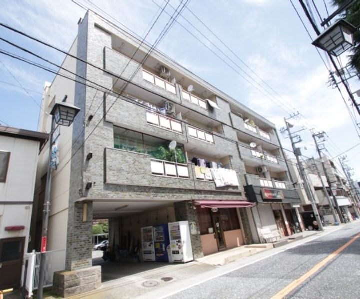 大和屋ビルの外観