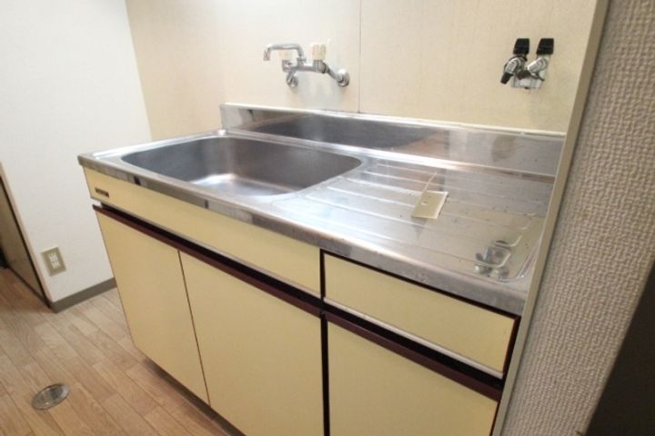 ファミール牛田のキッチン