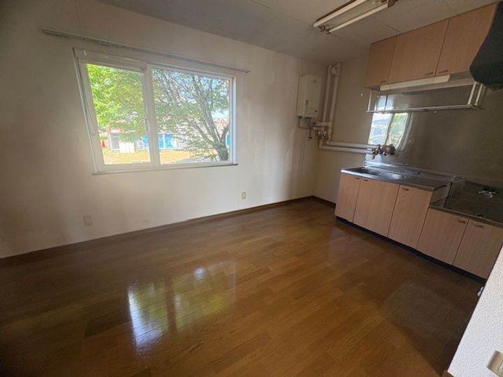 北海道川上郡標茶町虹別原野67線108-24 コスモス2000の居間