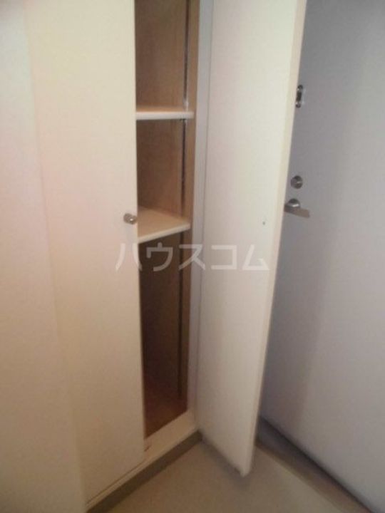 メゾン桐生の玄関