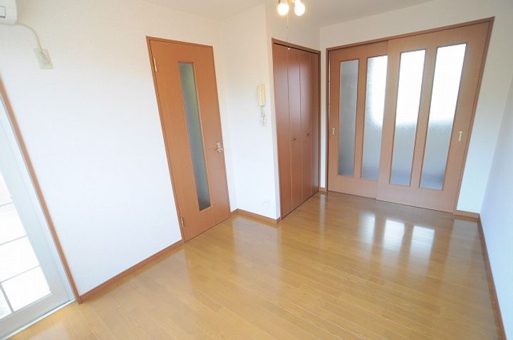 神奈川県川崎市高津区末長3(マンション)の賃貸物件の居間