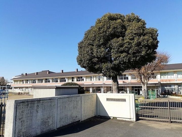 シャトレーヒトミの周辺