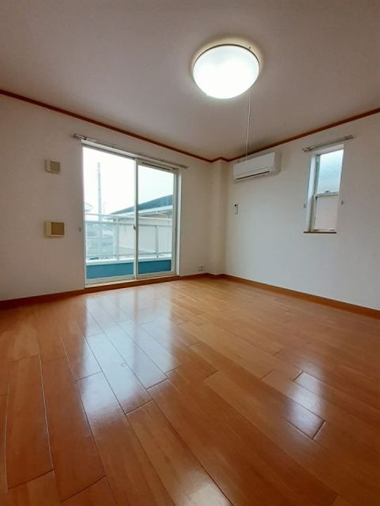 群馬県伊勢崎市宮子町(アパート)の賃貸物件の居間