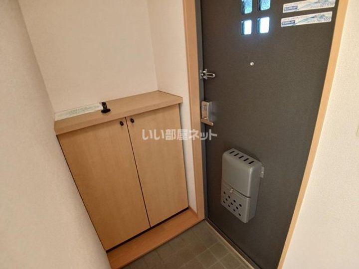 グレース学園台の玄関