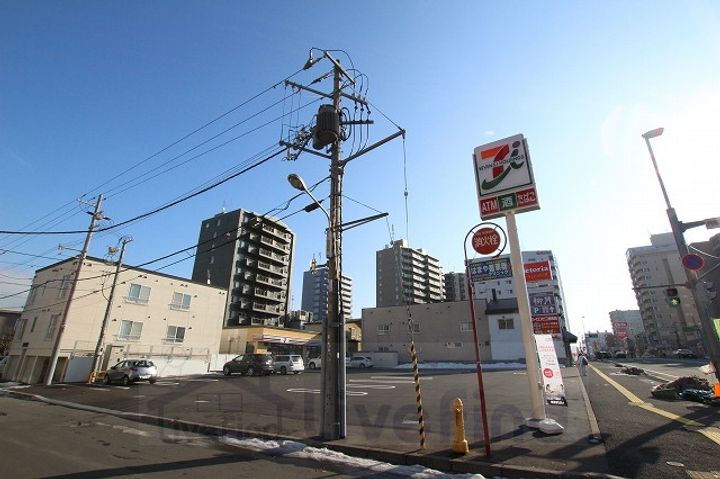 ラフォーレ月寒中央の周辺