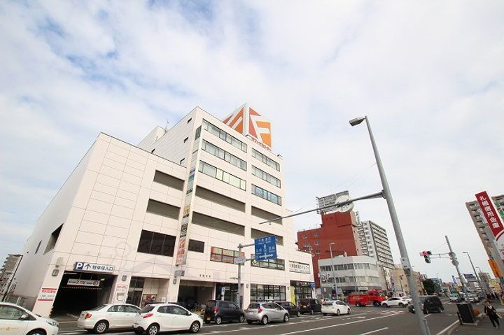 ラフォーレ月寒中央の周辺