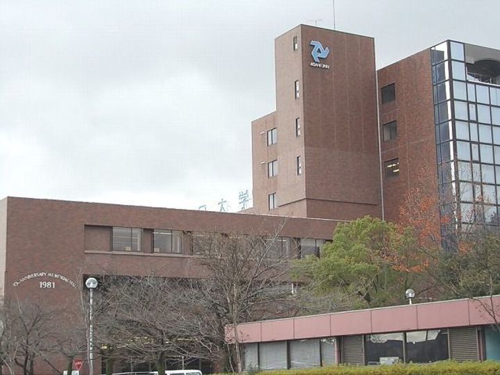 ラ・ルーチェIIIの周辺