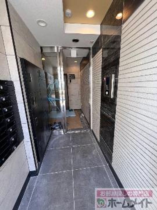 クリム岸里の地図