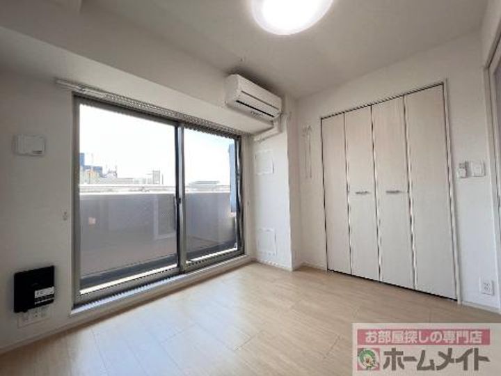 クリム岸里の居間