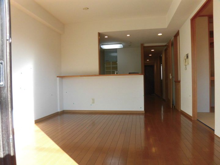 シノン中原の居間