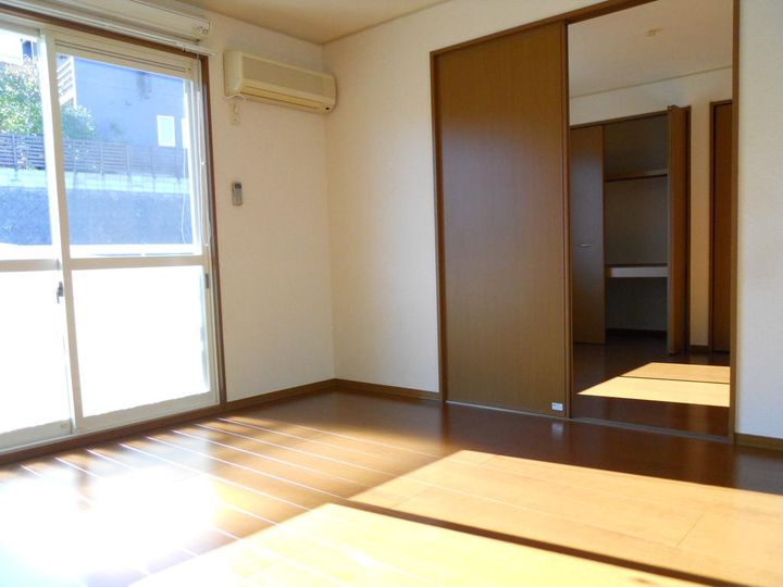 ハイクレストIIの居間